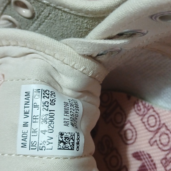 Adidas - Picture 8 of 8